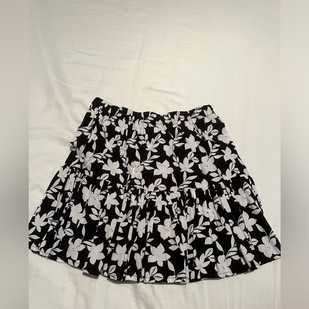 NWT Black and White Skirt